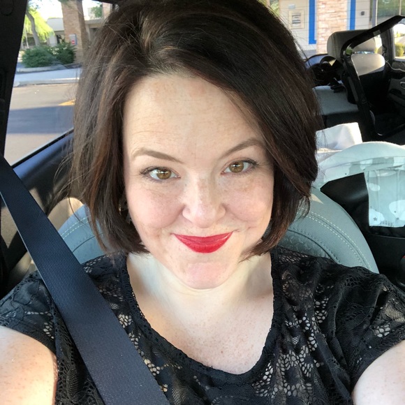 Meet your Posher, Jenn - Picture 4 of 8